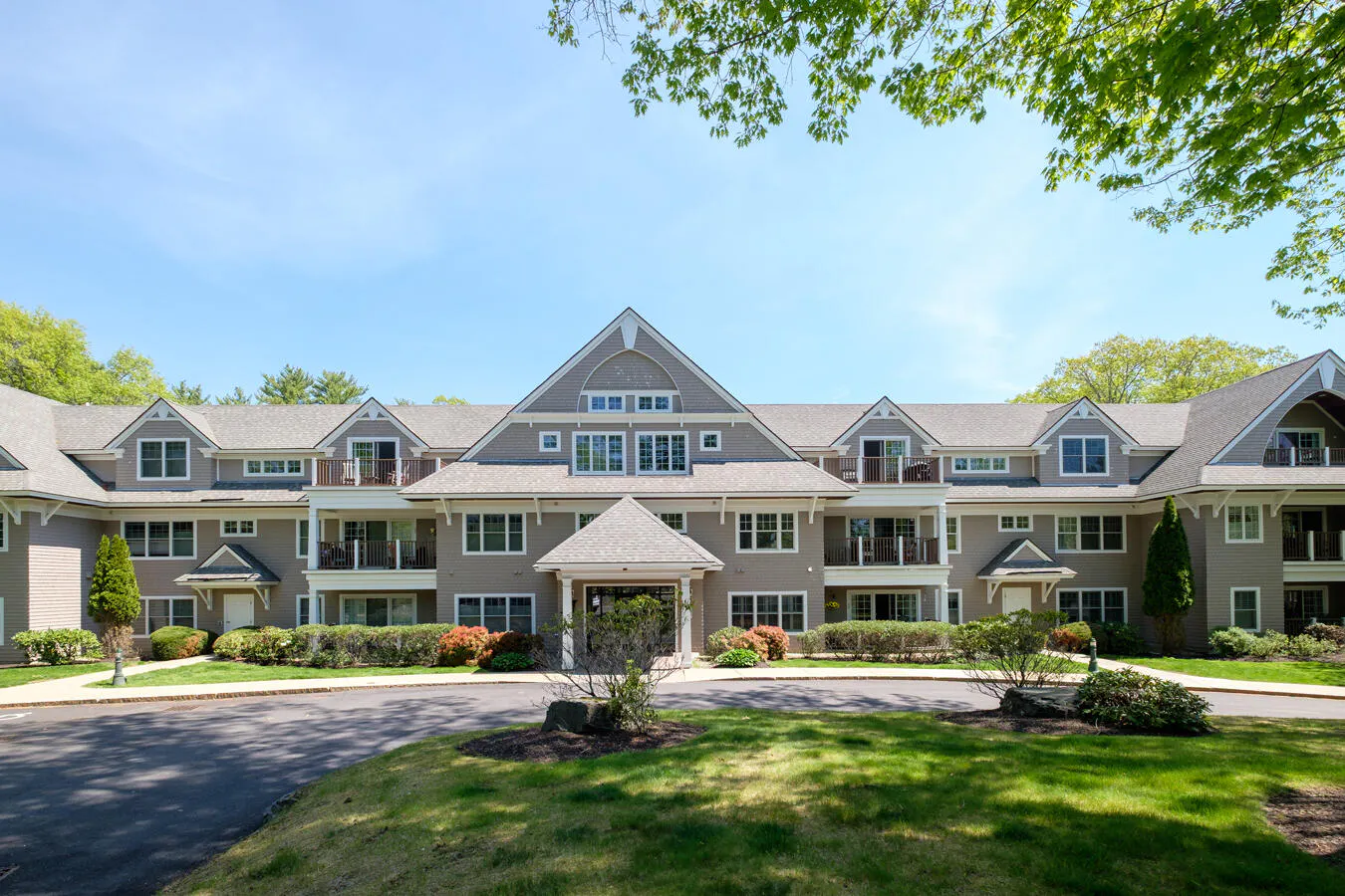 100 Shepards Cove Road H305